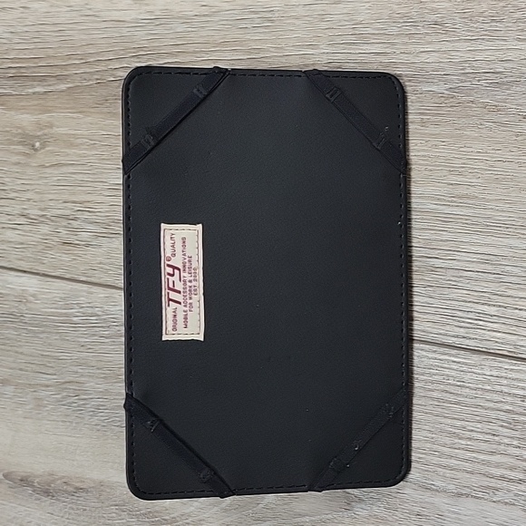 Amazon Fire Tablet with 2 Cases and a Headrest Holder - Picture 9 of 10